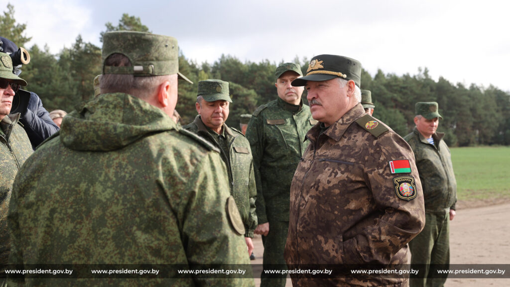 Подрыв изнутри. Лукашенко говорит, что Беларусь не раскачать, но кажется, что-то взорвалось под Минском