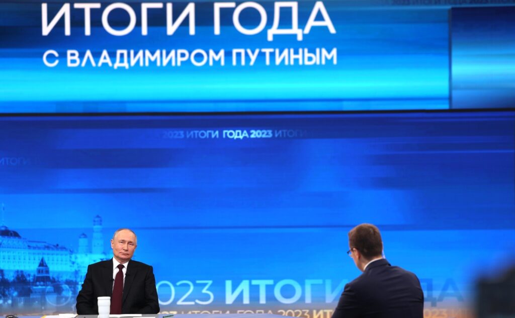 «Экономика России растет, войне конца не будет, Украина сама во всем виновата». В каком мире живет Путин?