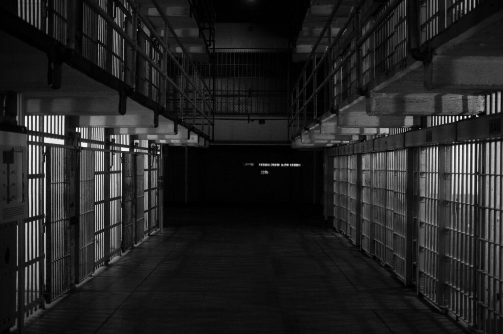 Мест в тюрьмах уже не хватает? Предстоящая амнистия в Беларуси не коснется политзаключенных