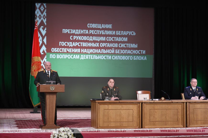 Лукашенко приказал готовиться к войне с НАТО. Кажется, теперь серьезно