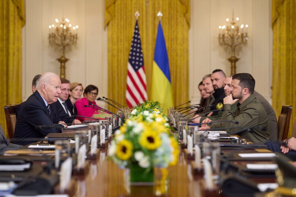 «Хочу быть на правильной стороне истории». США все-таки выделят Украине 61 млрд долларов