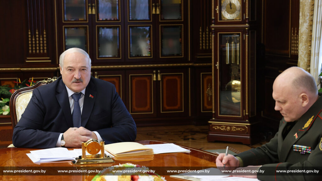 Расшаталась? Лукашенко укрепил КГБ