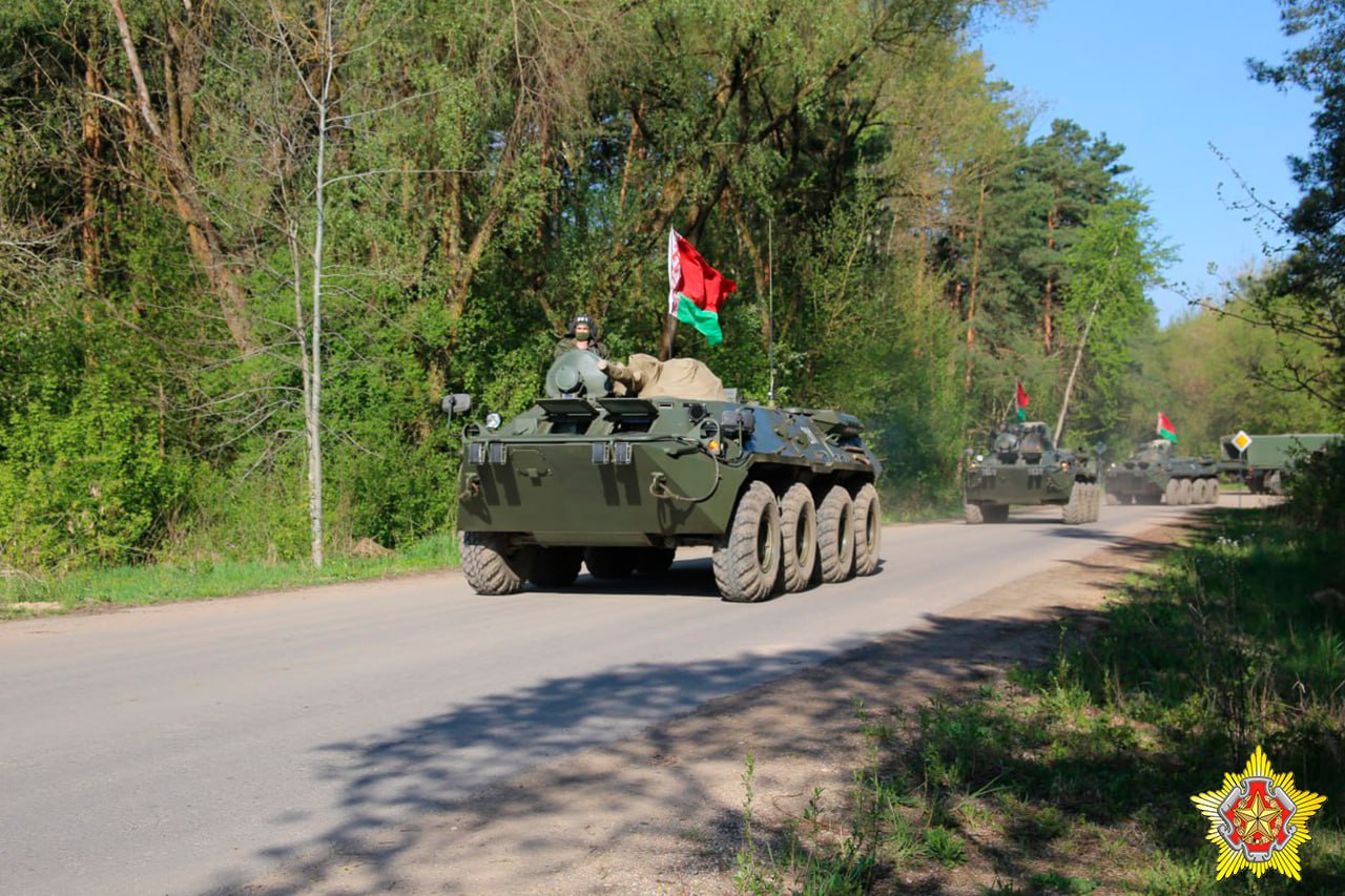 В погоне за острыми ощущениями. Минобороны Беларуси проводит проверку боеготовности на границе с Украиной