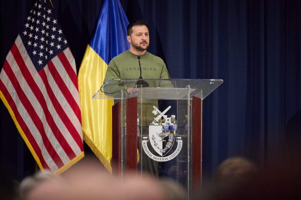 Украина и США подписали многострадальный договор о добыче редкоземельных металлов