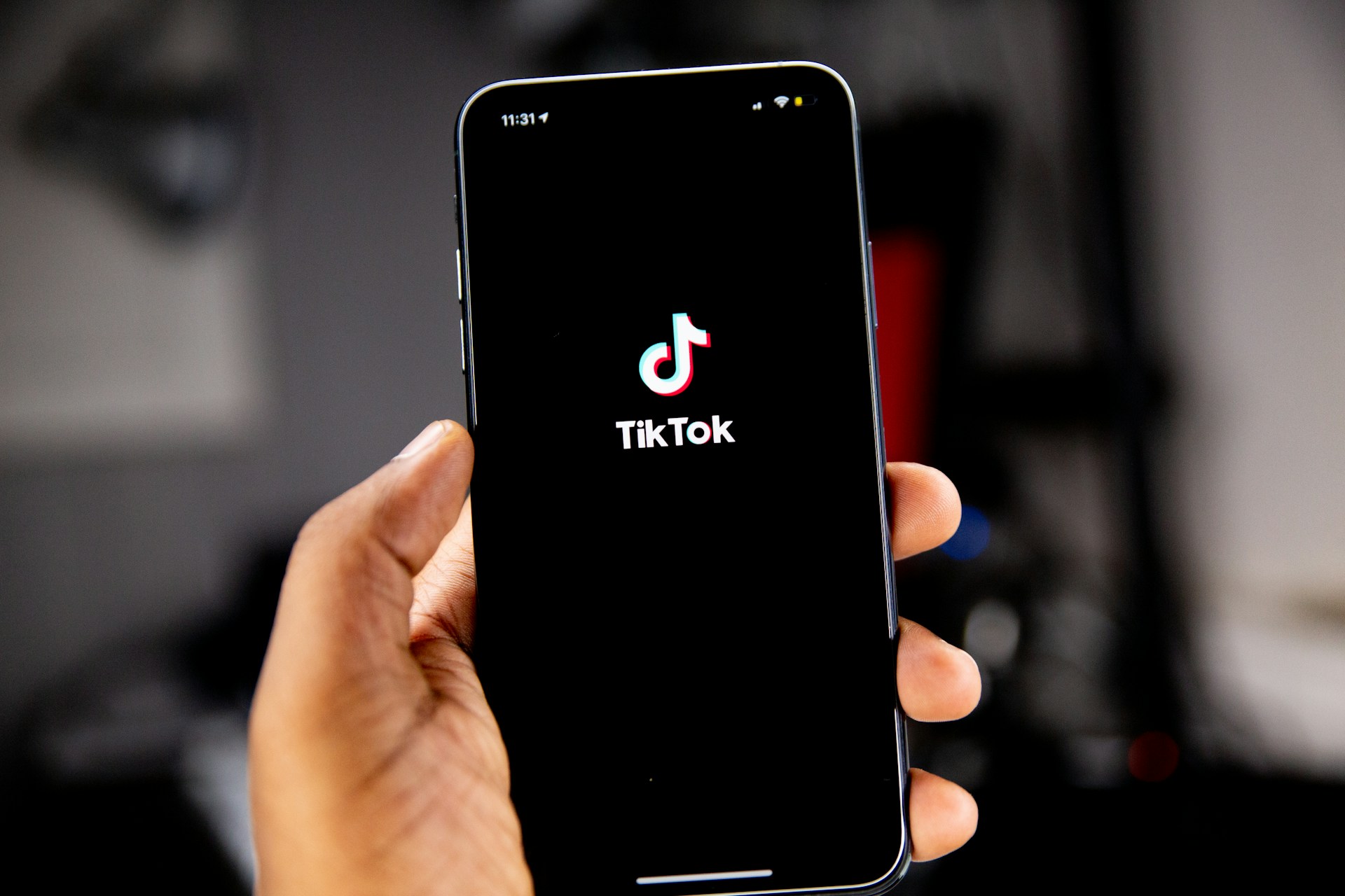 В Беларуси заблокировали TikTok Тихановской и Латушко