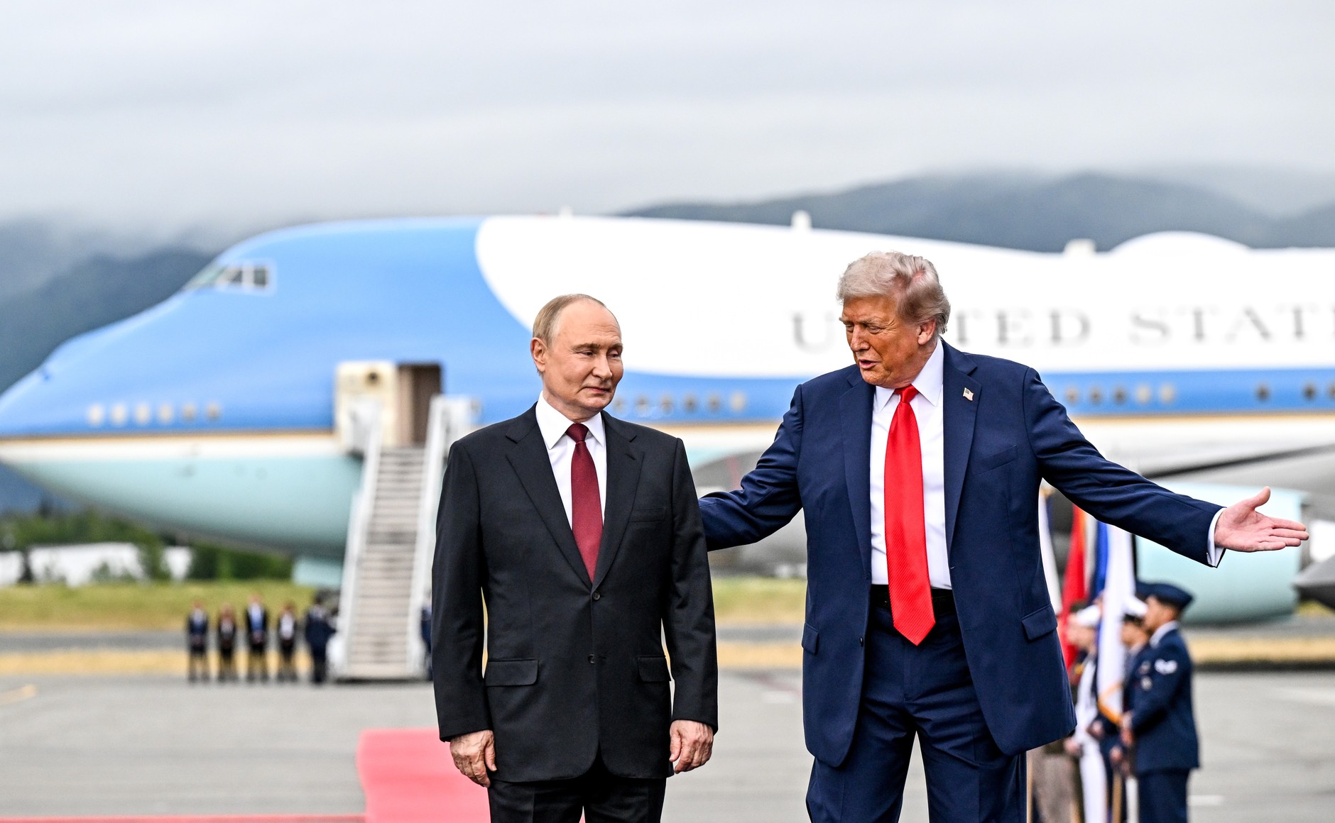 Трамп и Путин встретились на Аляске и решили… ничего