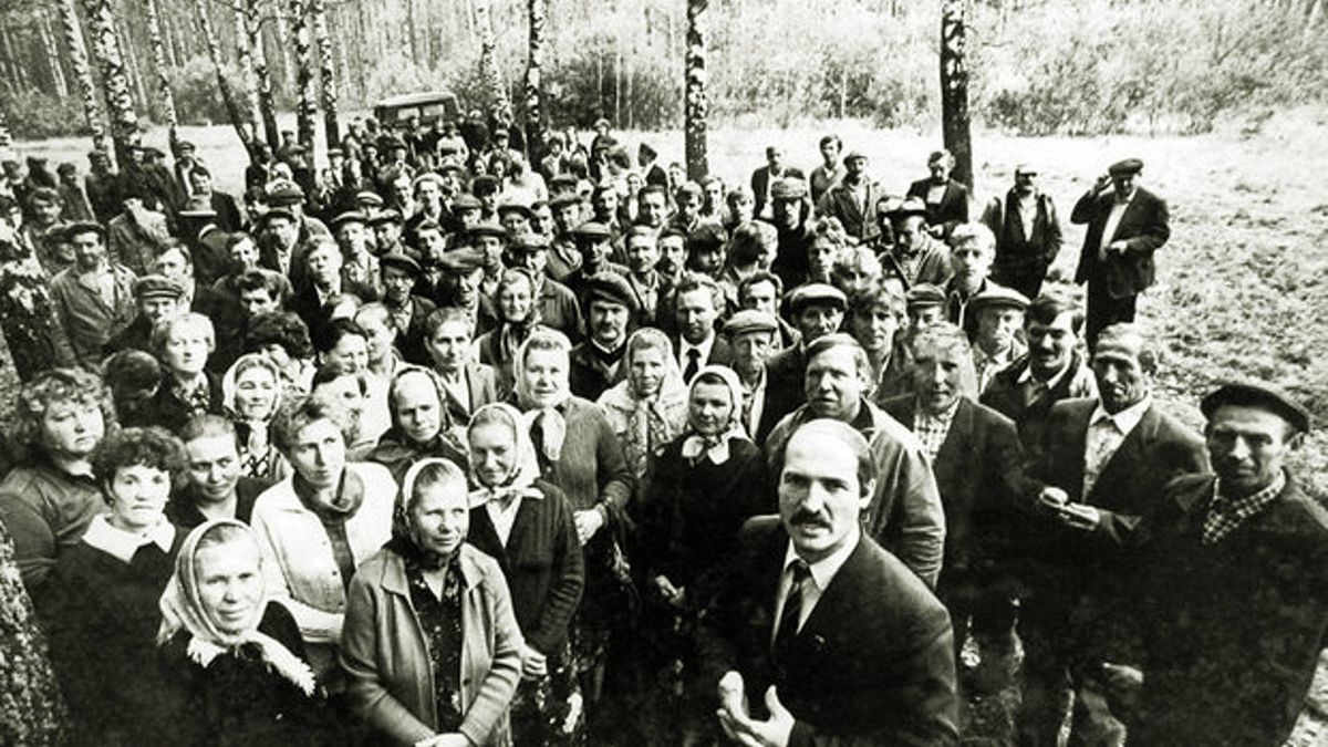 Это какой-то позор. Лукашенковский совхоз будут спасать всем миром