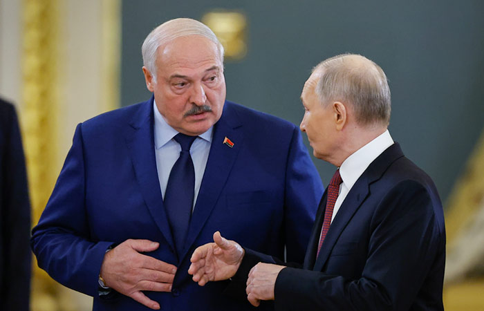 Маловато будет. Чем Лукашенко расплатится за новые подачки Путина