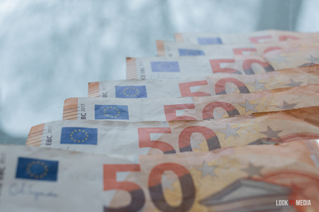 Отдавали – прослезились. Чем Беларусь будет расплачиваться по долгам в 2026 году