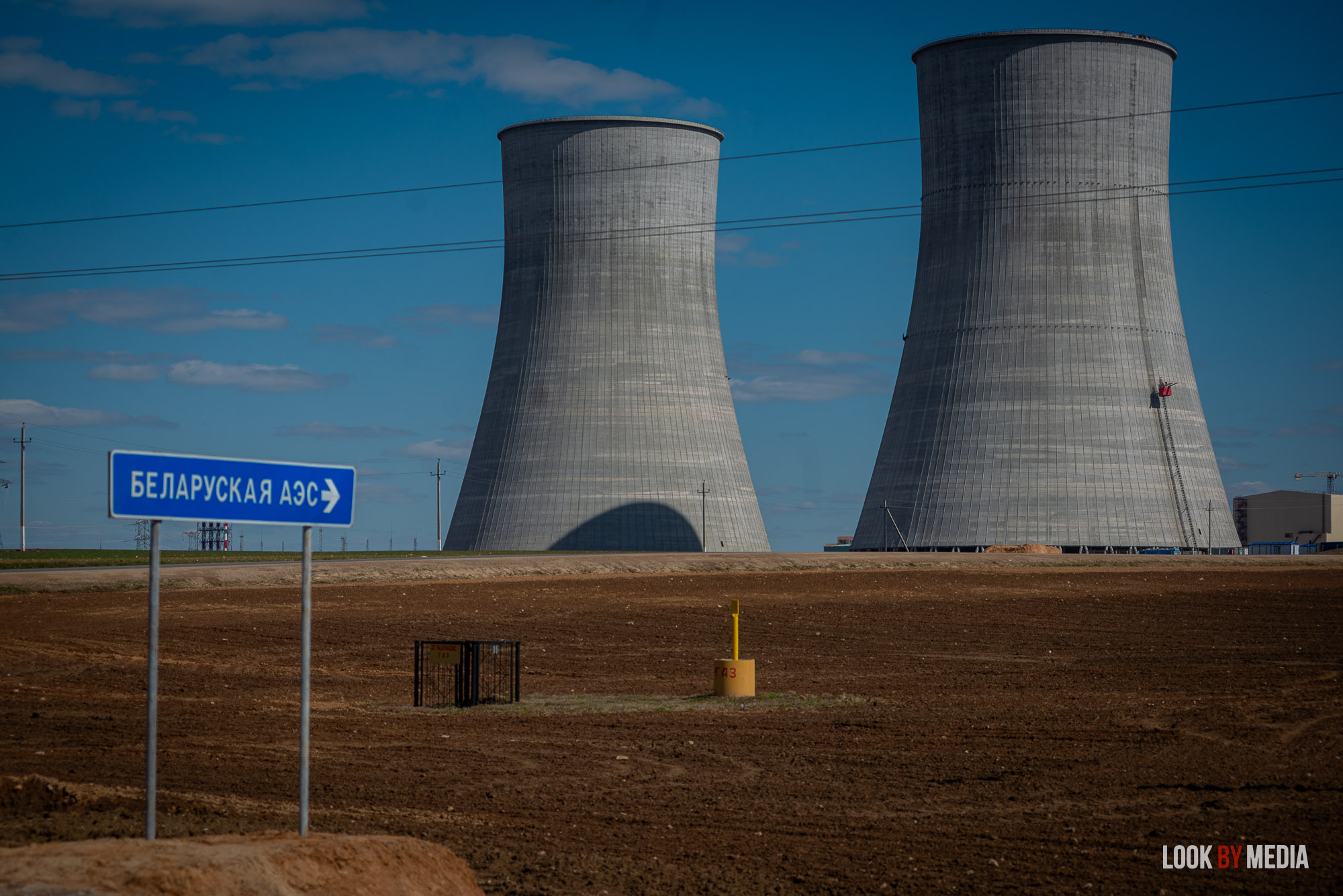Замена маршруткам и крипта. Лукашенко придумал, чем занять АЭС — пока первую