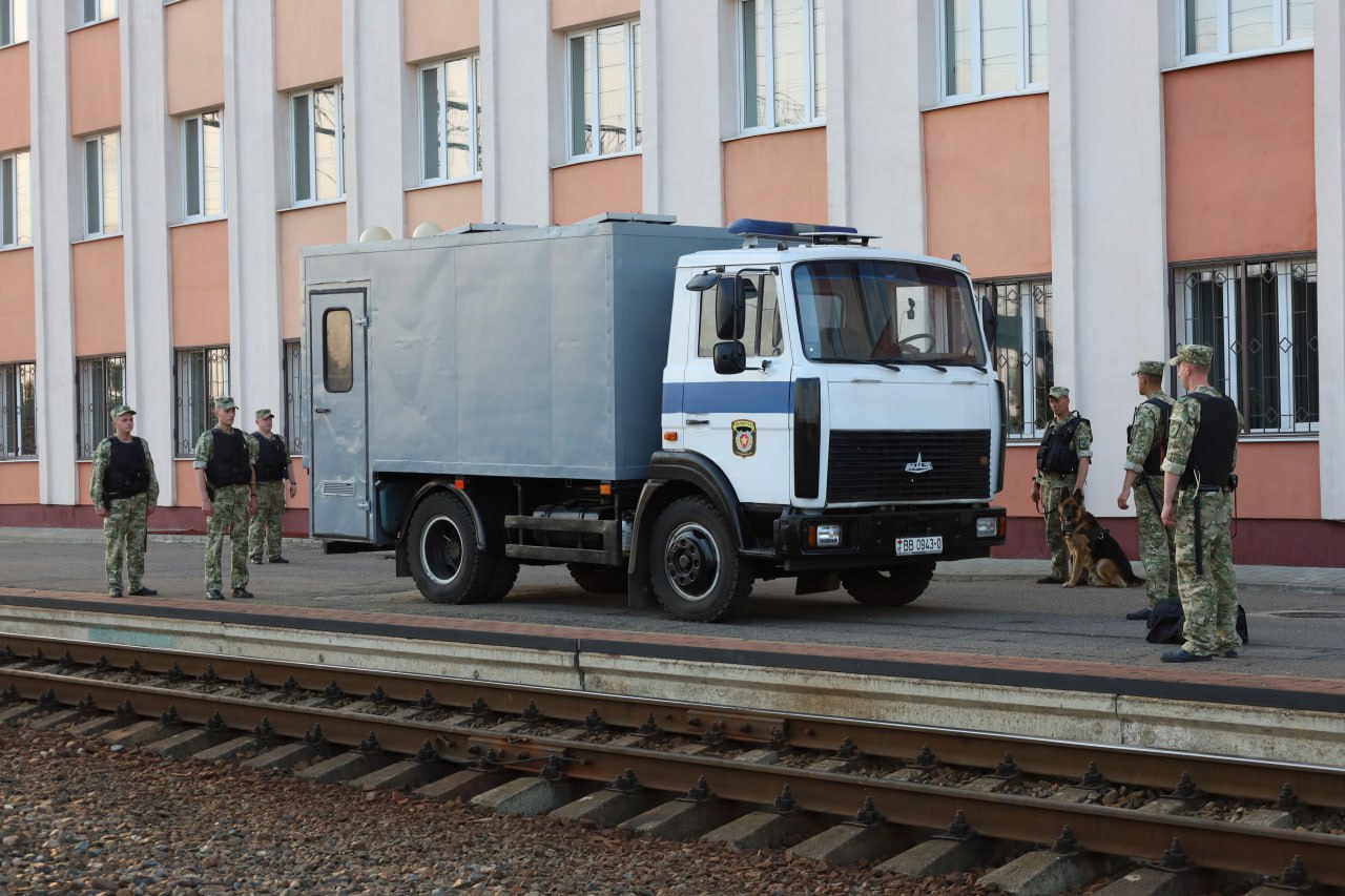 В Литве предложили водителям фур, застрявшим в Беларуси, выйти там на протесты