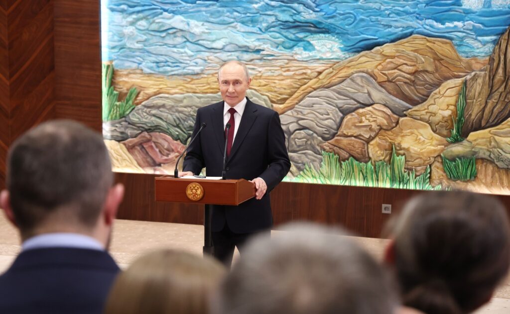 И снова здравствуйте. Путин заявил, что готов обсуждать мирный план, однако у него снова много «но»