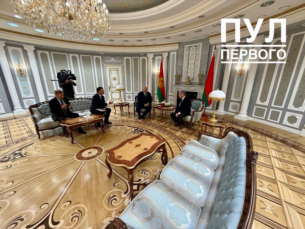 Я тебе еще пригожусь. Лукашенко хоть тушкой, хоть чучелком набивается в помощники к Трампу