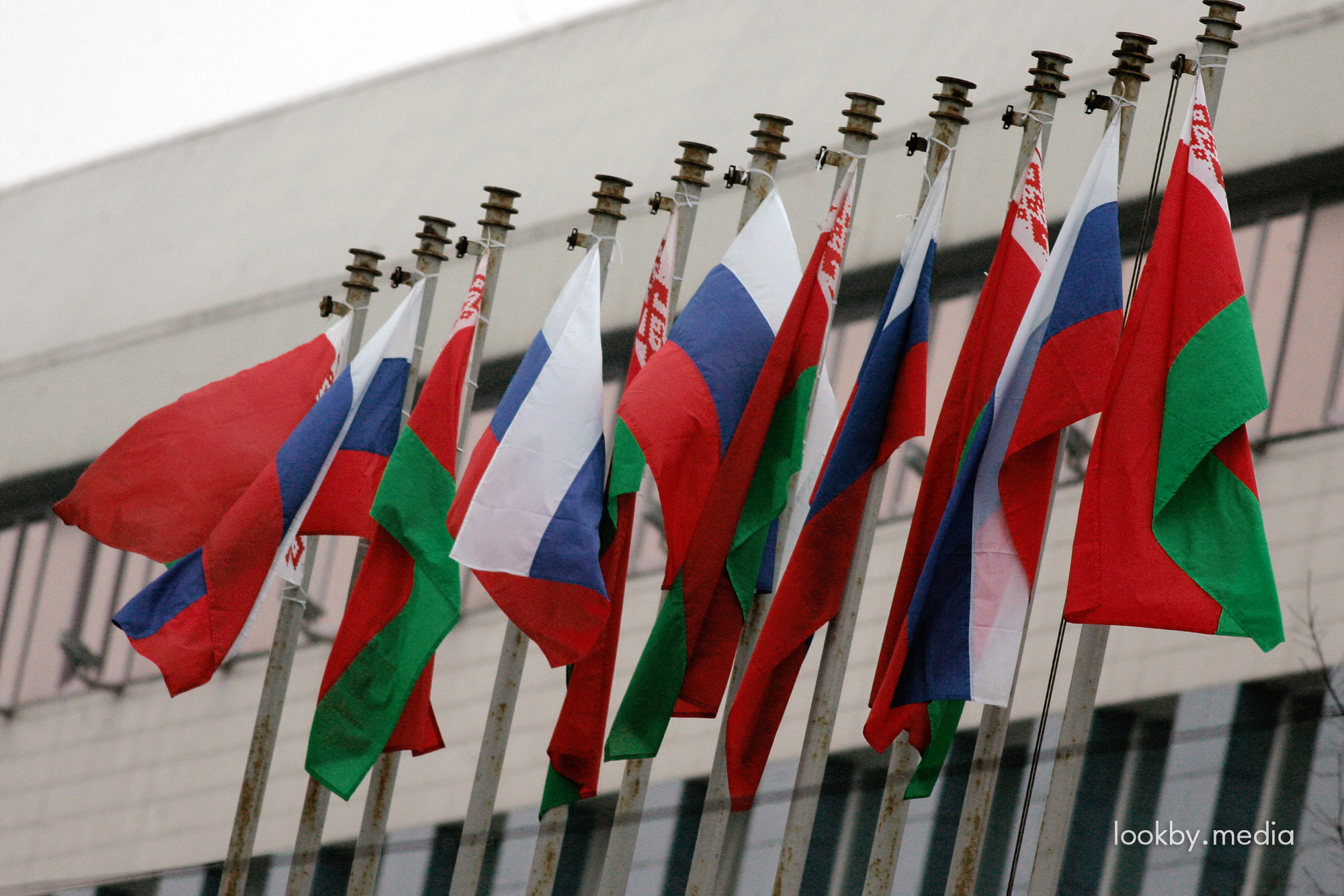 А раньше давали много и деньгами… Как Москва подставила плечо Минску