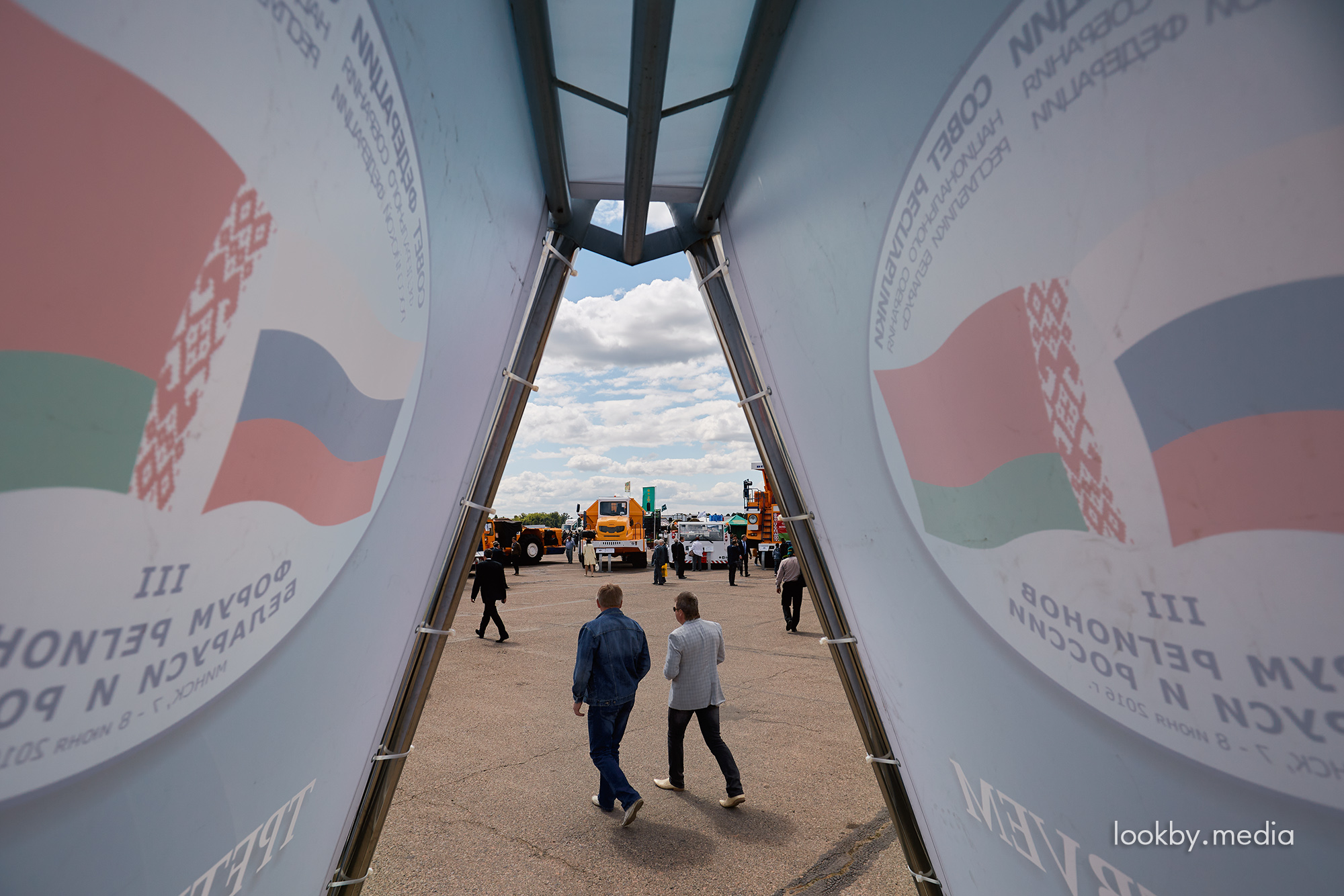 В России выросло количество компаний с беларуским капиталом. А куда ему еще инвестировать на этой «подводной лодке»?