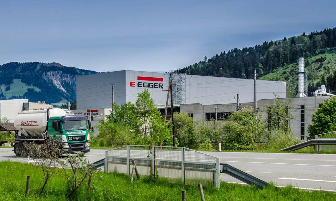 Тропою Трампа. Одна из крупнейших австрийских компаний Egger Group расширяет бизнес в Беларуси