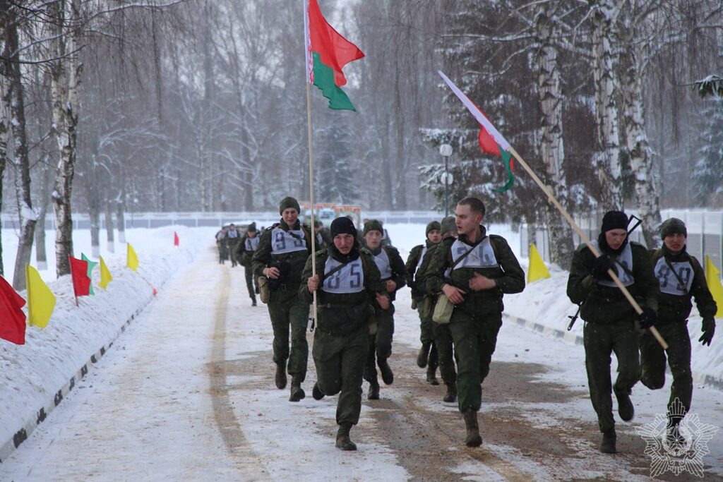 Будь боеготов! Всегда боеготов! Беларуские военные доказали НАТО, что они умеют подтягиваться