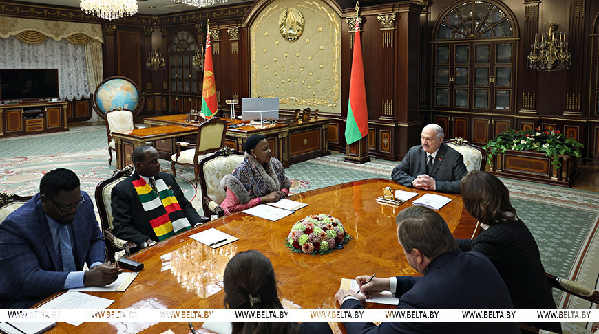 На кого ж ты меня променял. Лукашенко предпочел Трампу спикера зимбабвийского сената