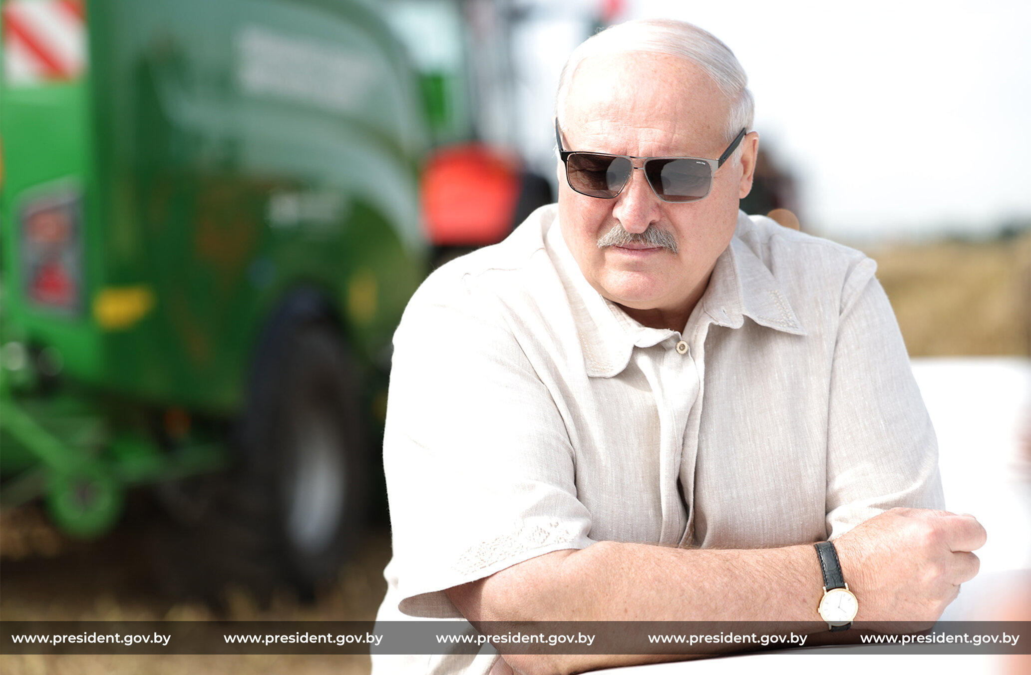 Свет глаза режет. Лукашенко возмутился яркостью уличных фонарей, их тут же отключили