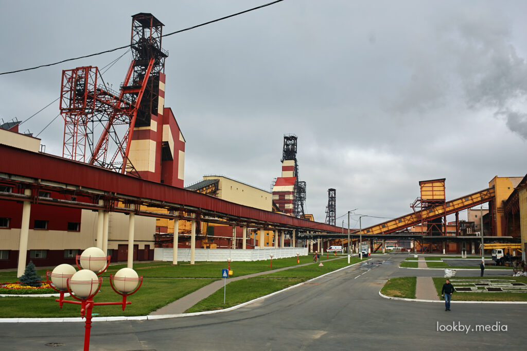 Промышленность Беларуси ускоряет падение. Где дно?