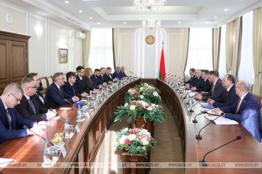 В ожидании Коула. Премьер Турчин пообещал не конфисковывать литовские грузовики