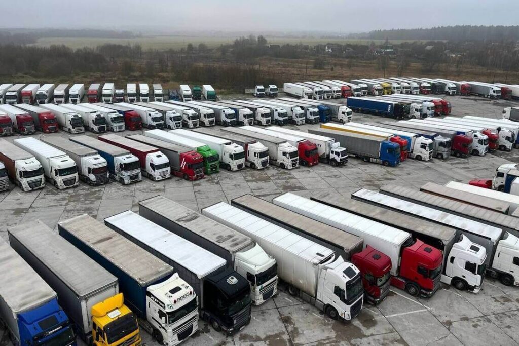 Все свободны! Лукашенко приказал отпустить взятые в заложники литовские грузовики