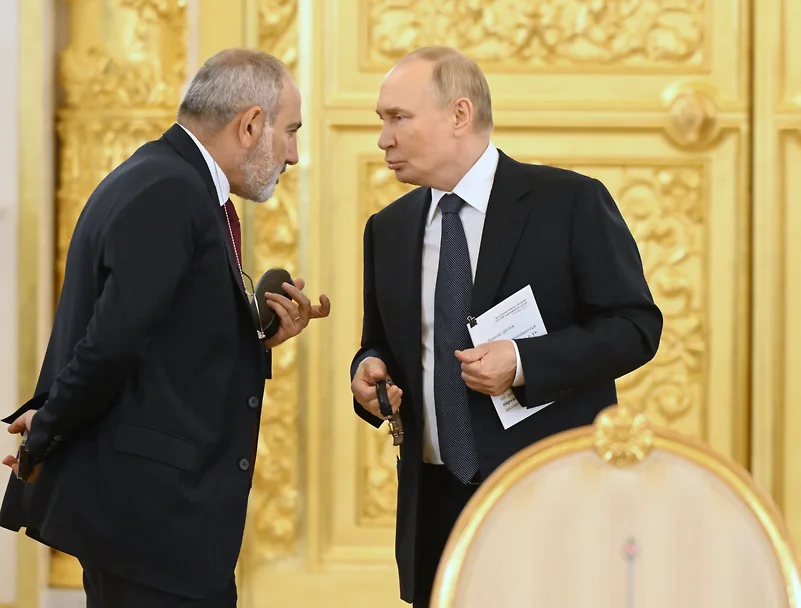 Деды разбушевались. Путин и Лукашенко пугали Армению войной и ценами на газ
