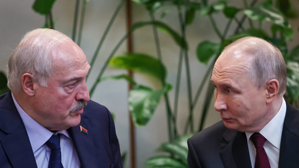 Не надо паники. Путин признал «определенные проблемы» с бензином, но сказал, что они с Лукашенко не паникуют