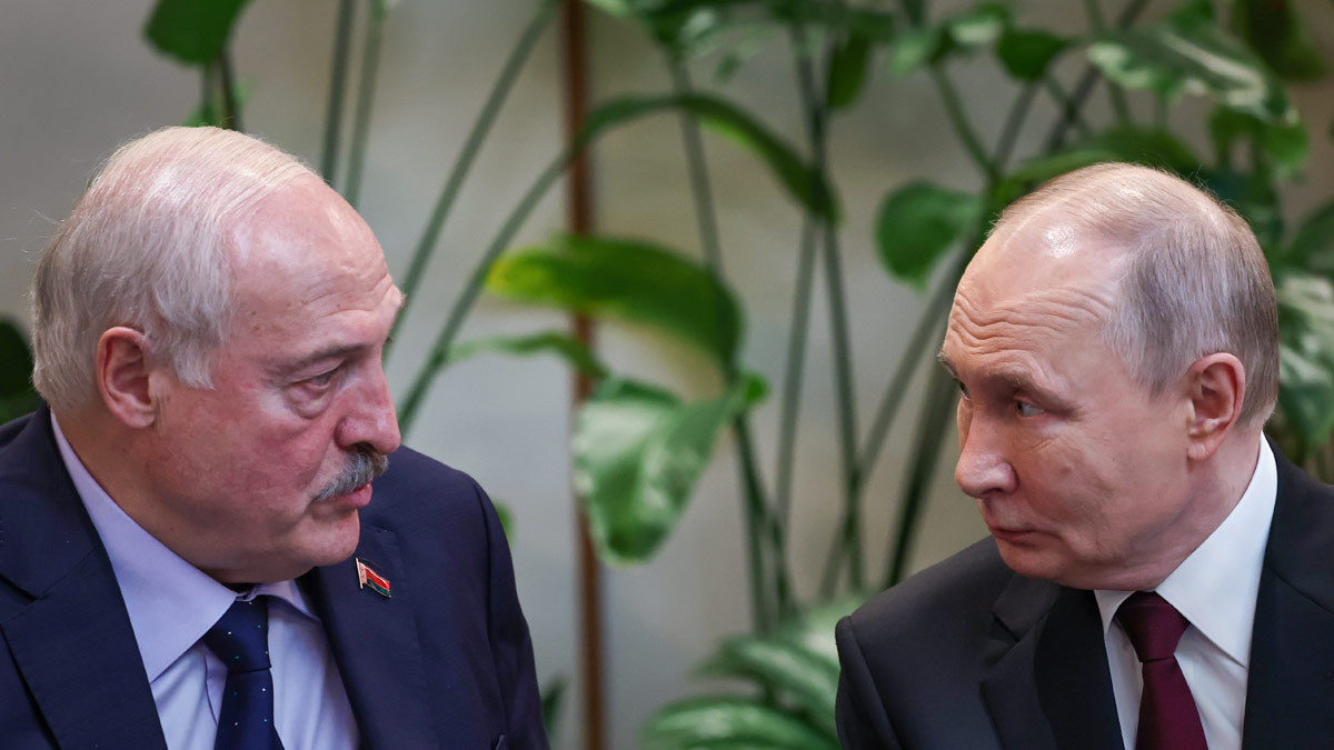 Не надо паники. Путин признал «определенные проблемы» с бензином, но сказал, что они с Лукашенко не паникуют